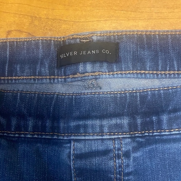 Silver pull on Jeans - Picture 2 of 6